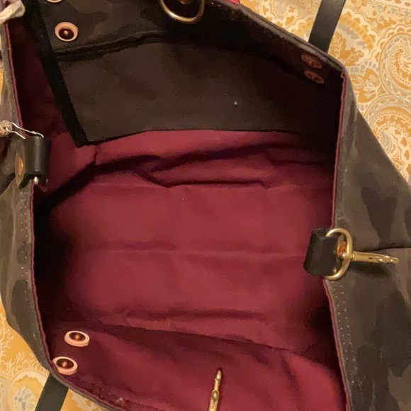 Meanwhile Back on the Farm Graphite Waxed Camouflage Perfect Tote with Webbing. - Picture 2 of 3